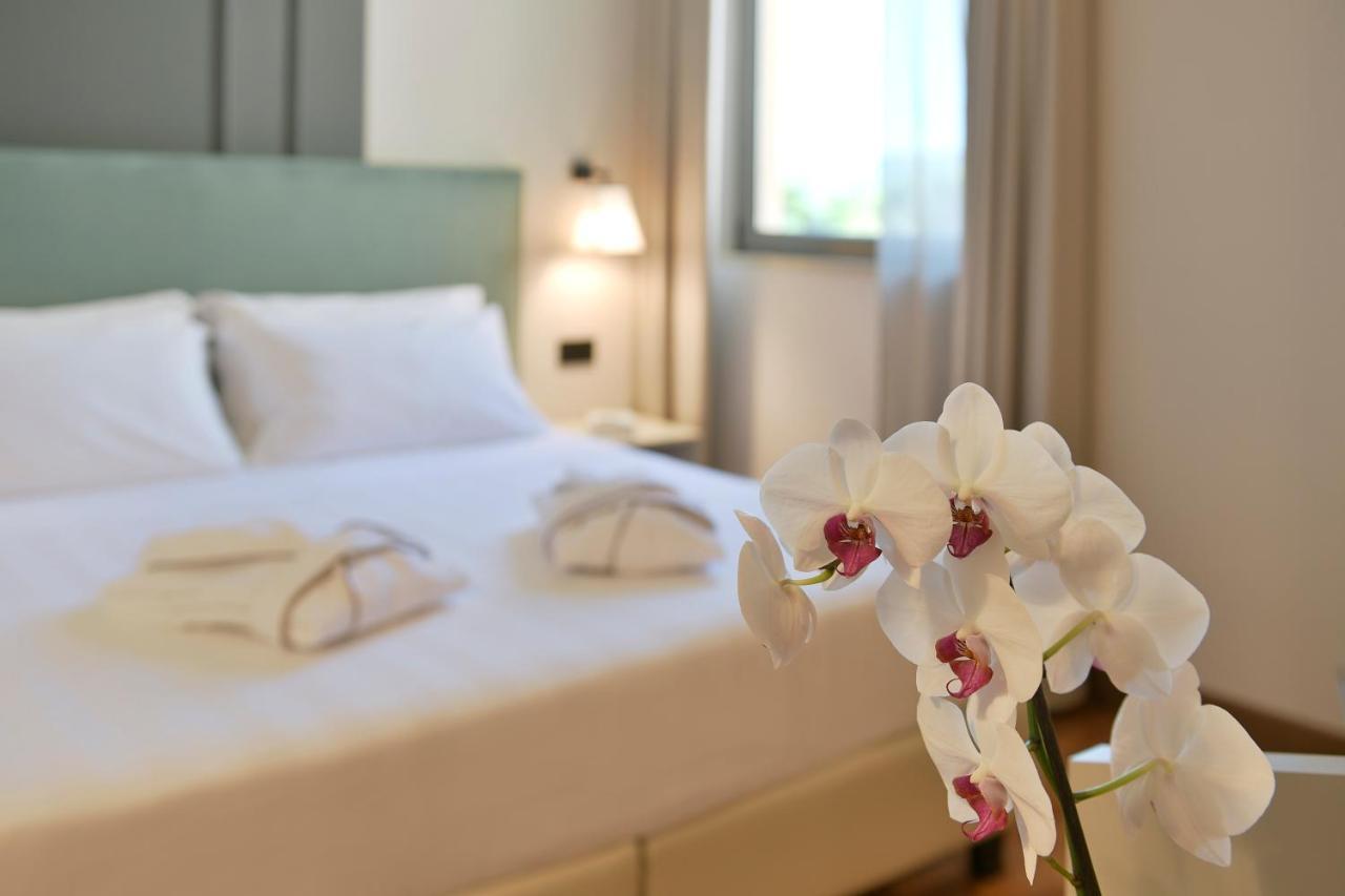 Hotel Torresi โปเตนซา ปิเชนา ภายนอก รูปภาพ