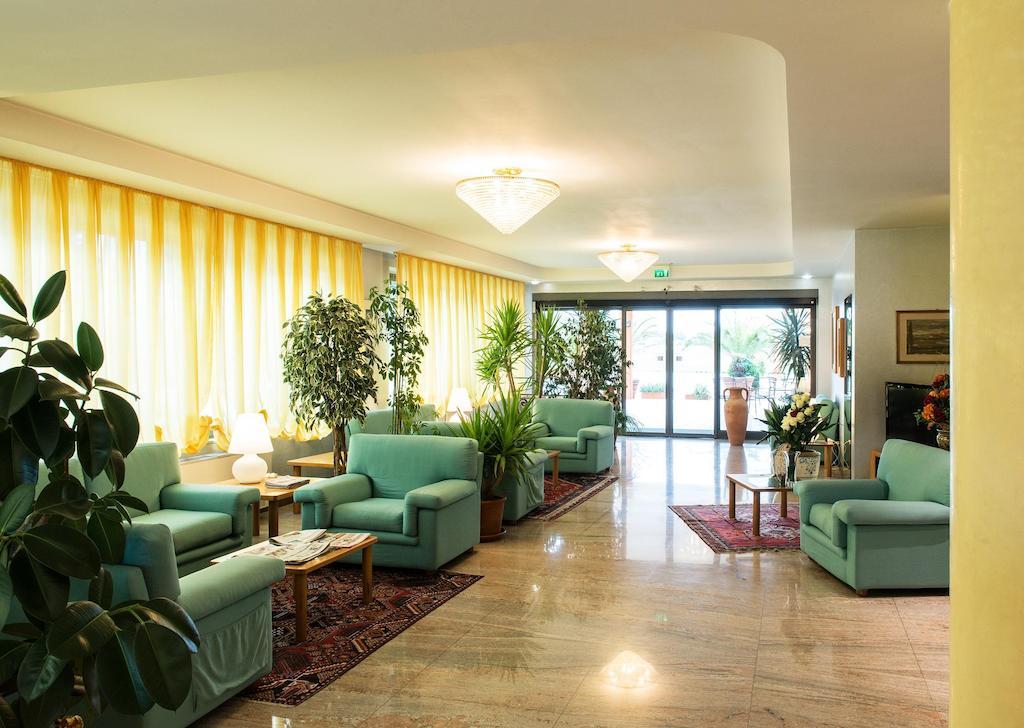 Hotel Torresi โปเตนซา ปิเชนา ภายนอก รูปภาพ