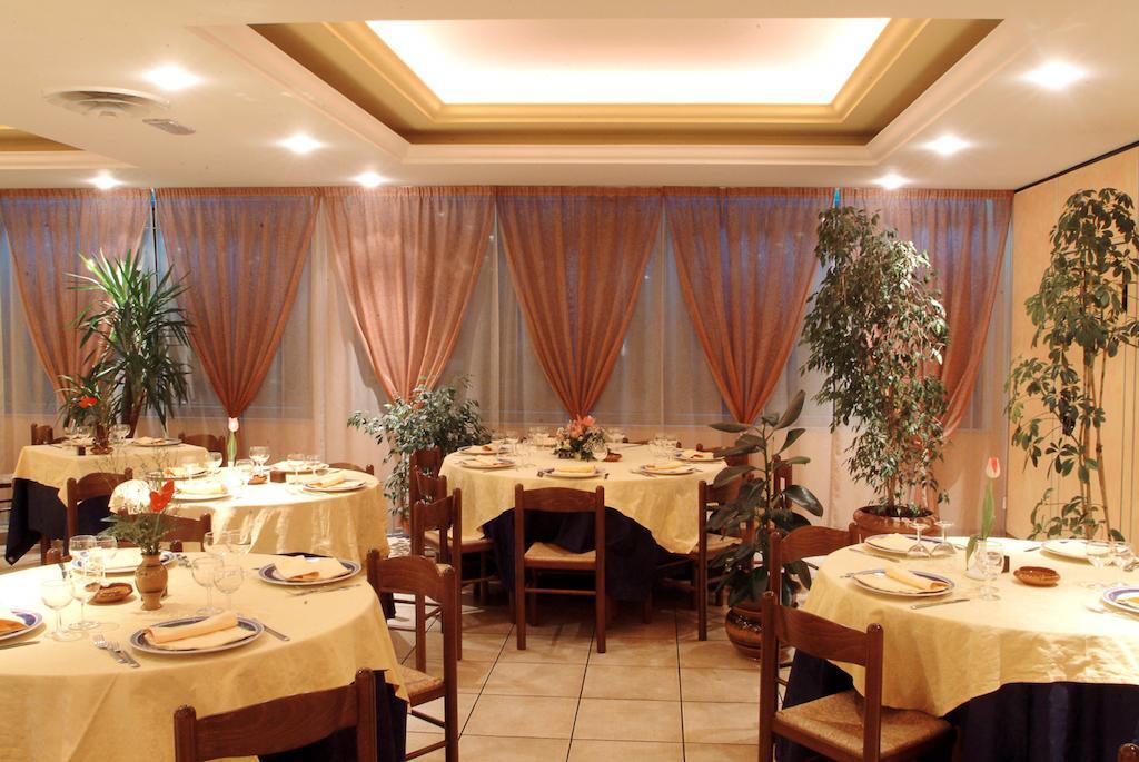 Hotel Torresi โปเตนซา ปิเชนา ภายนอก รูปภาพ