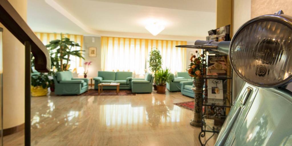Hotel Torresi โปเตนซา ปิเชนา ภายนอก รูปภาพ
